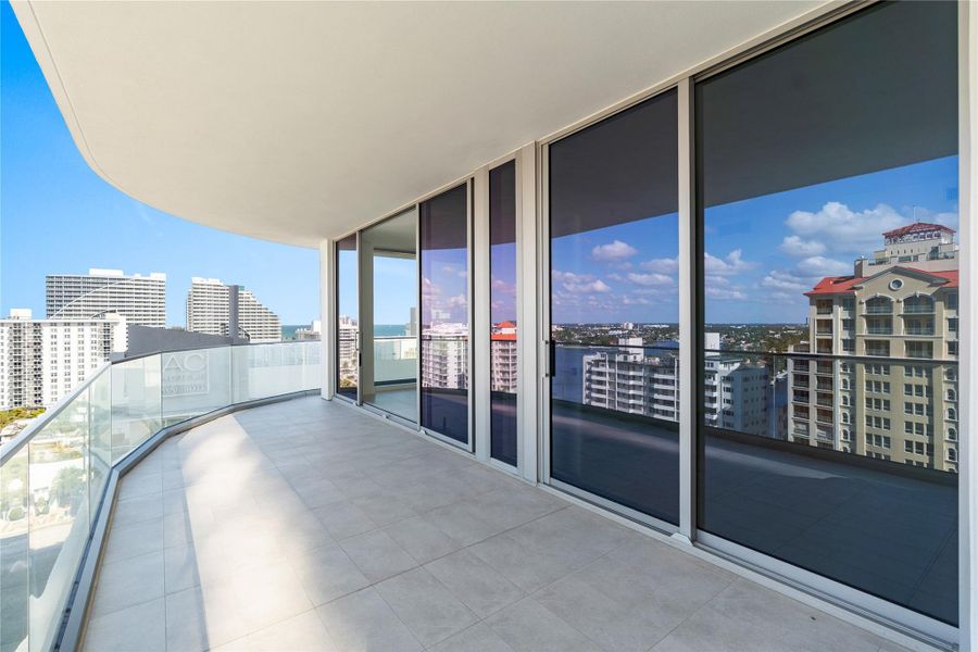 Condo located in Fort Lauderdale, FL showcasing its design and architecture (Image 38).