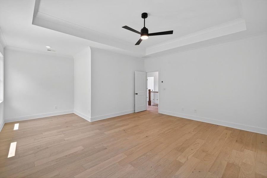 Spacious, unfurnished interior of a new home in Livingstone Park, Kennesaw (Image 44).