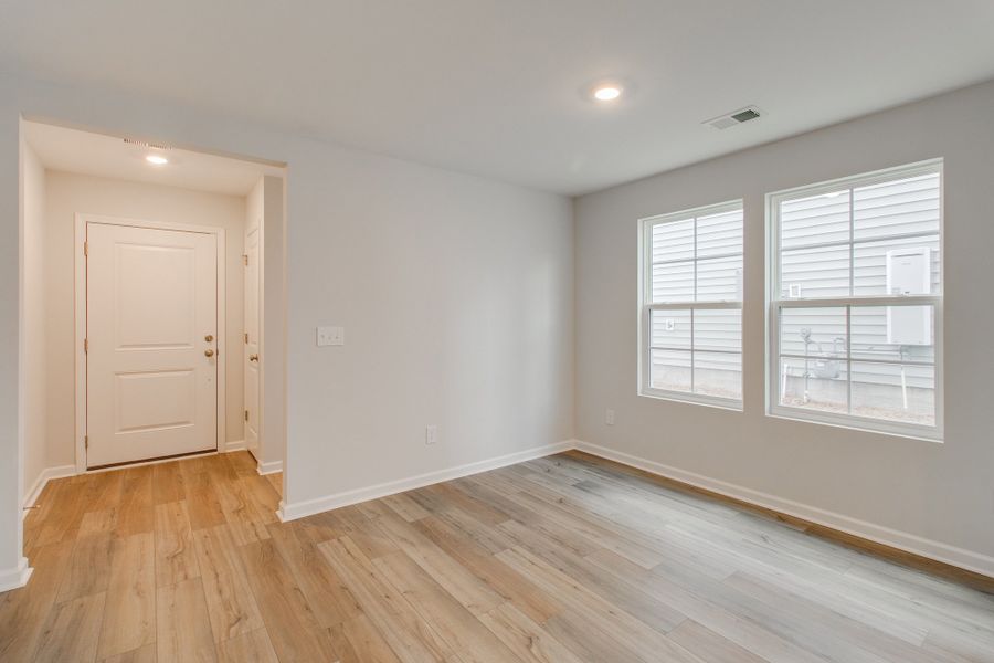 Spacious, unfurnished interior of a new home in Ellington, Elgin (Image 15).