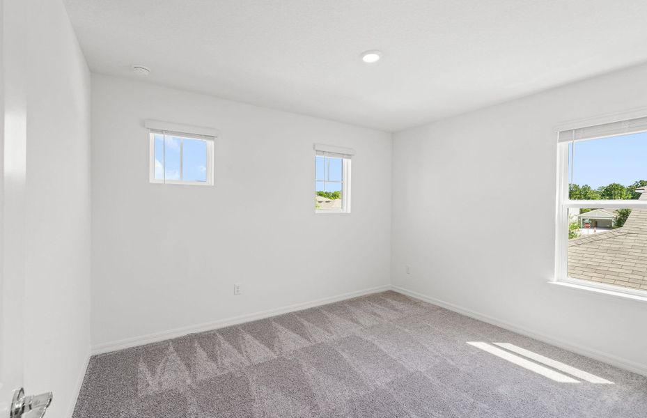 Spacious, unfurnished interior of a new home in Wells Landing, Jacksonville (Image 17).