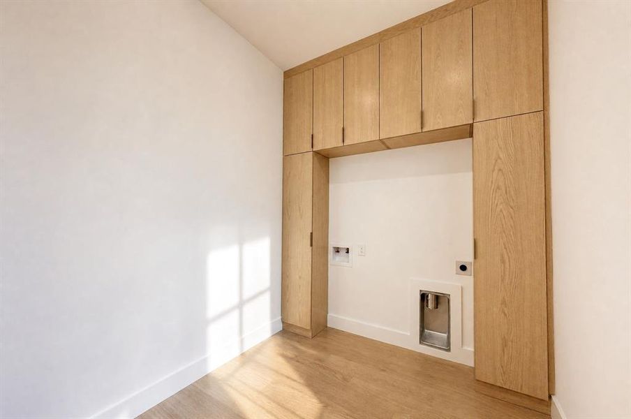 Spacious, unfurnished interior of a new home in , Dallas (Image 25).
