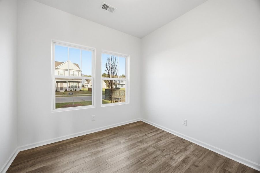 Spacious, unfurnished interior of a new home in Reeves Crossing, St. George (Image 14).