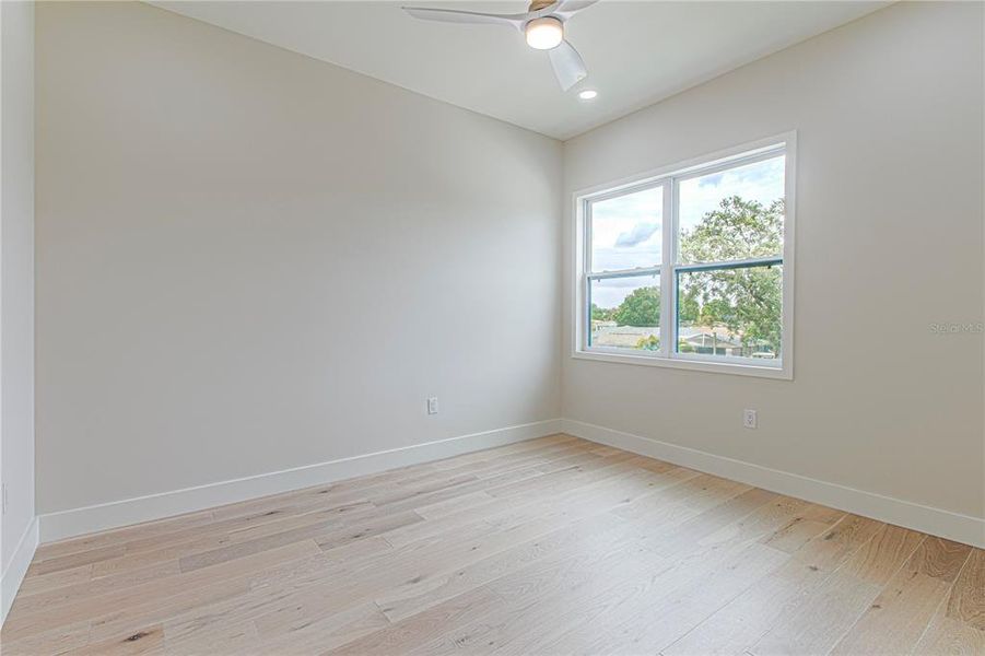 Spacious, unfurnished interior of a new home in , Tampa (Image 29).