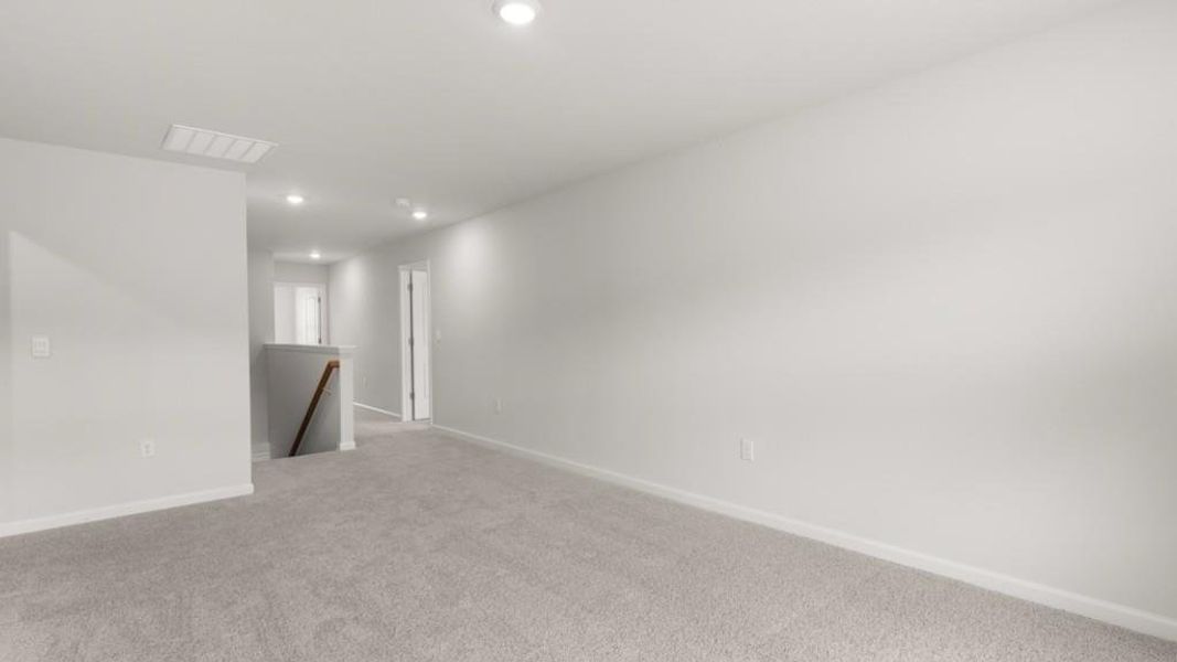 Spacious, unfurnished interior of a new home in Grandview at Lanier, Dawsonville (Image 21).