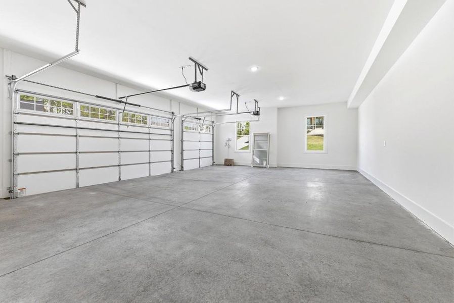 Spacious, unfurnished interior of a new home in , Jefferson (Image 68).