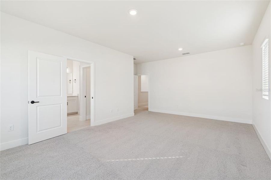 Spacious, unfurnished interior of a new home in North River Ranch – Townhomes, Parrish (Image 34).