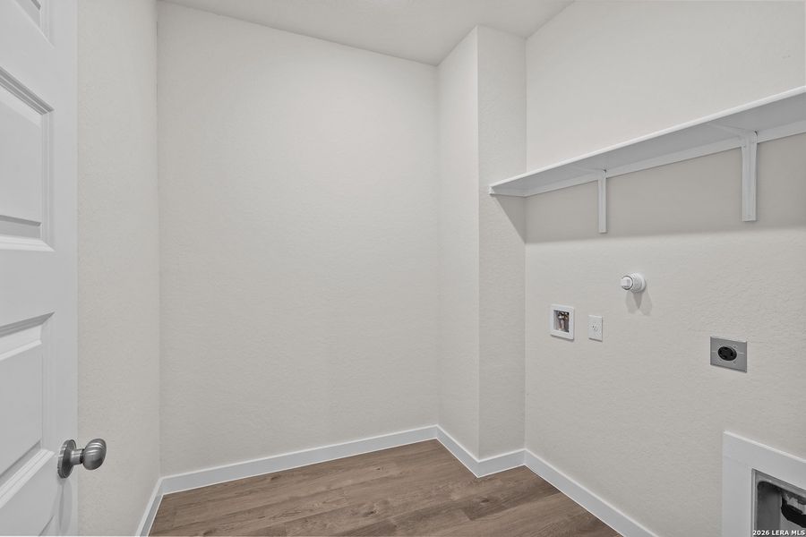 Spacious, unfurnished interior of a new home in Hiddenbrooke, Seguin (Image 21).