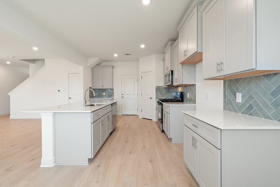 017_lb102561_498 017_lb102561_498