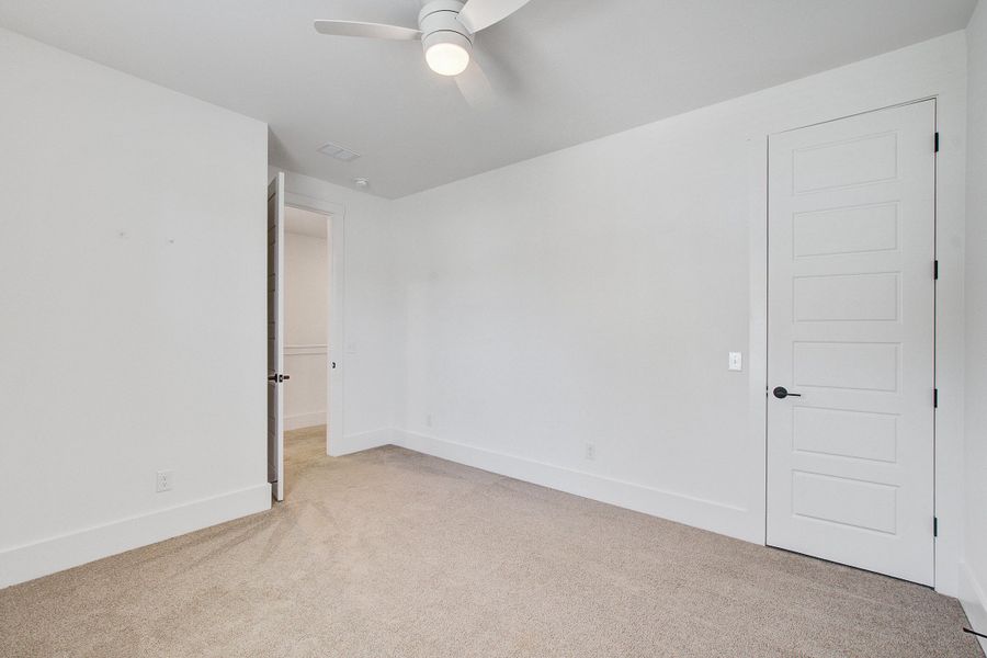 Spacious, unfurnished interior of a new home in Homecoming, Ravenel (Image 38).