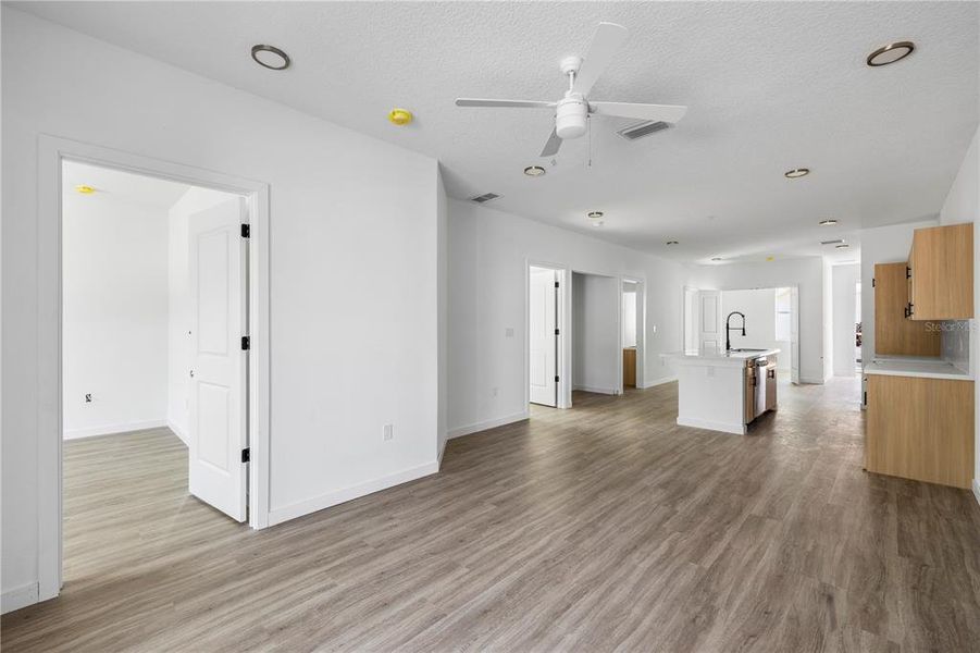 Spacious, unfurnished interior of a new home in , Kissimmee (Image 14).