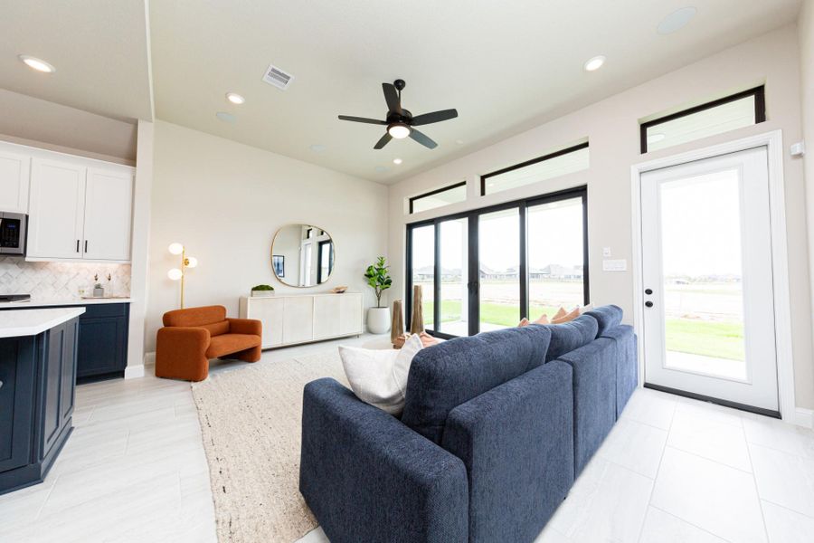 Furnished interior view inside a new home in Sienna: Signature Series, Missouri City (Image 4).