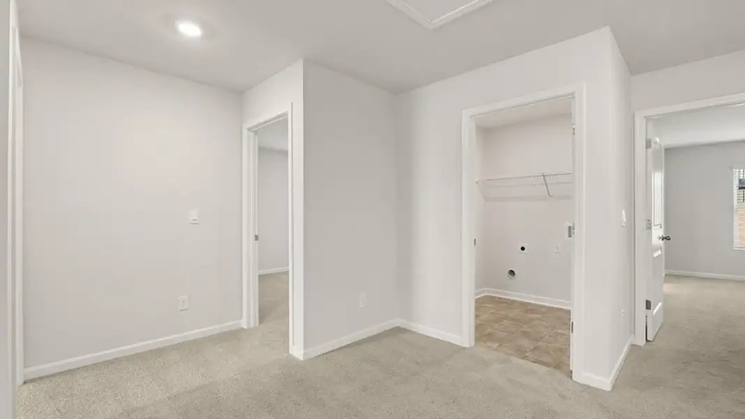 Spacious, unfurnished interior of a new home in Thompson Ridge, Dallas (Image 21). Spacious, unfurnished interior of a new home in Thompson Ridge, Dallas (Image 21).