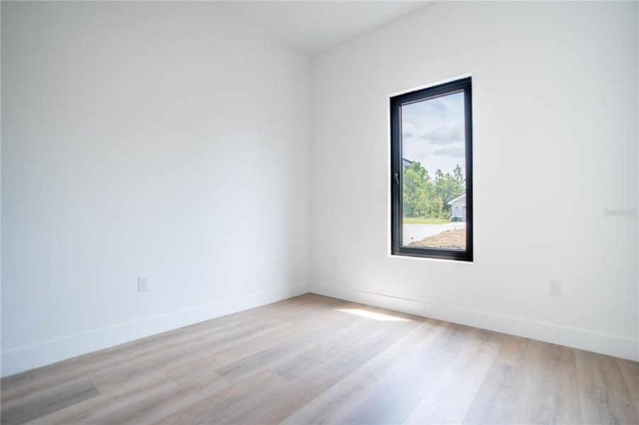 Spacious, unfurnished interior of a new home in , Homosassa (Image 22).
