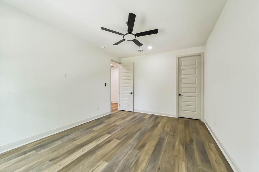 Spacious, unfurnished interior of a new home in , Tomball (Image 37). Spacious, unfurnished interior of a new home in , Tomball (Image 37).