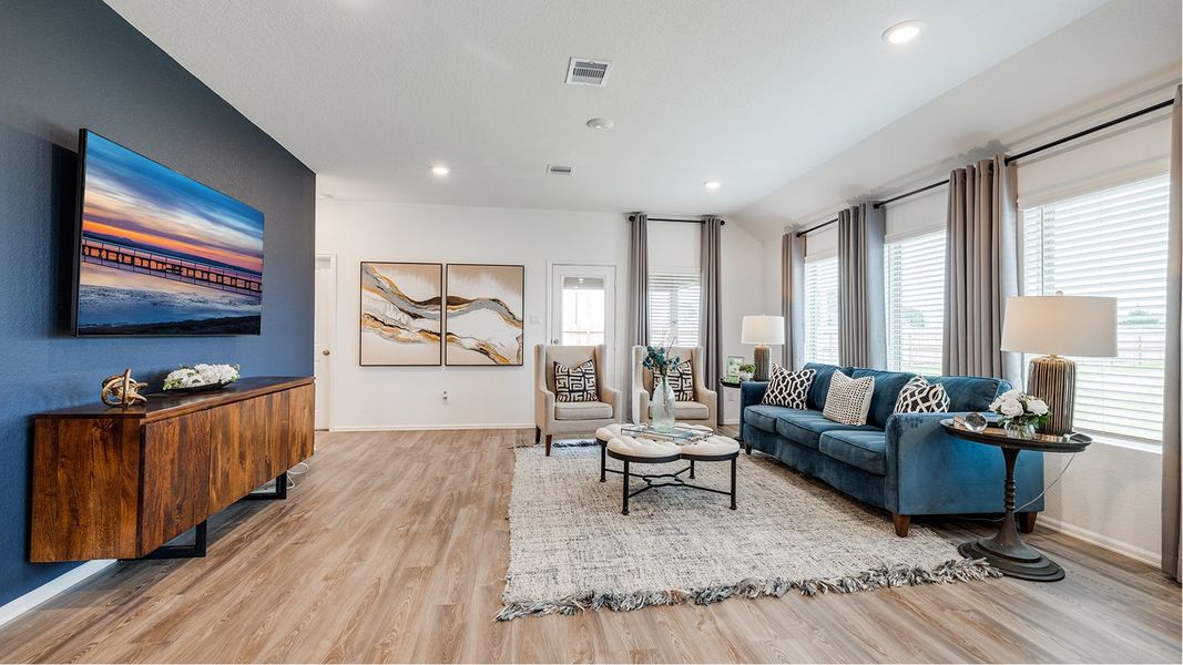 6432 Clover II Family 2of5 F1 080125 6432 Clover II Family 2of5 F1 080125