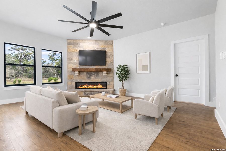 Furnished interior view inside a new home in , Bandera (Image 11).