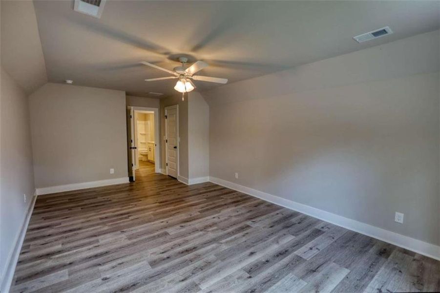Spacious, unfurnished interior of a new home in , Monticello (Image 22).