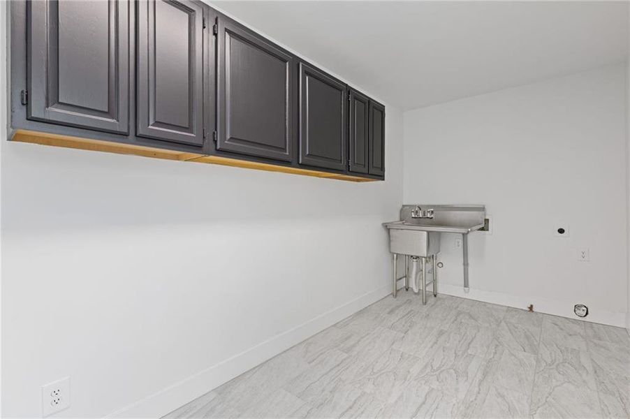 Spacious, unfurnished interior of a new home in , Gainesville (Image 38).