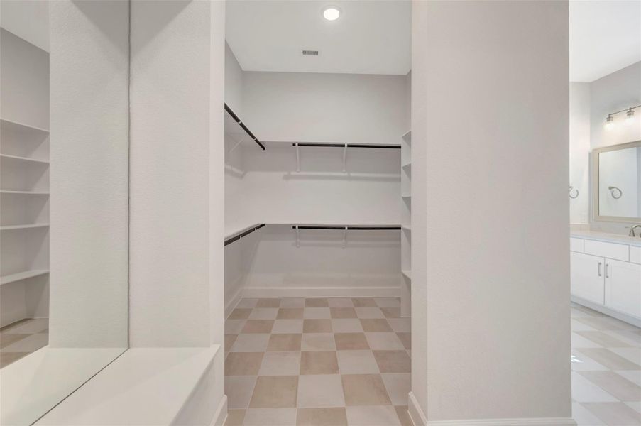 2 large walk-in closets!