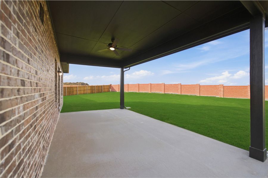 Exterior details and patio area of a home in Saddlebrook Estates, Waxahachie (Image 4). Exterior details and patio area of a home in Saddlebrook Estates, Waxahachie (Image 4).