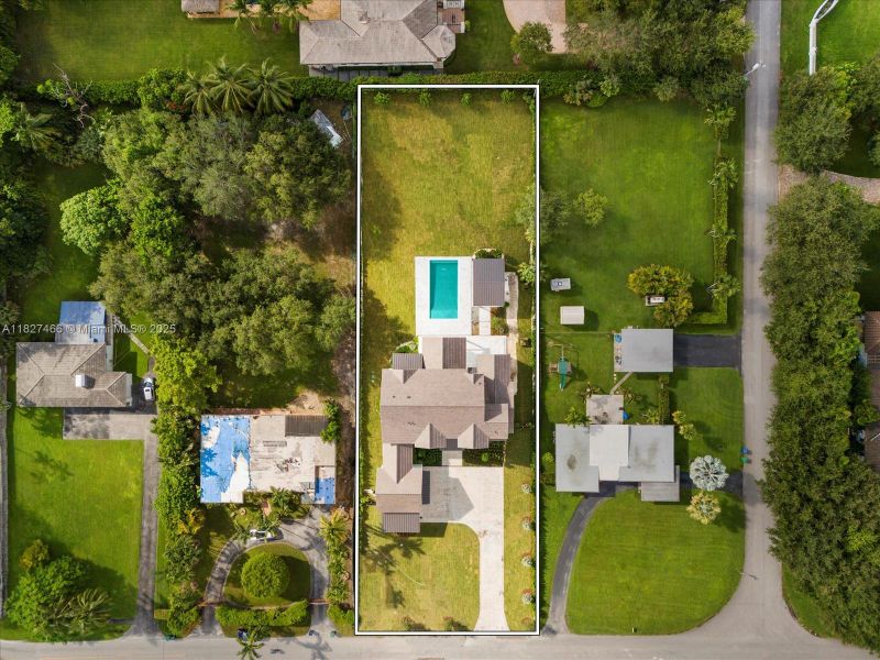 Furnished interior view inside a new home in , Miami (Image 49).