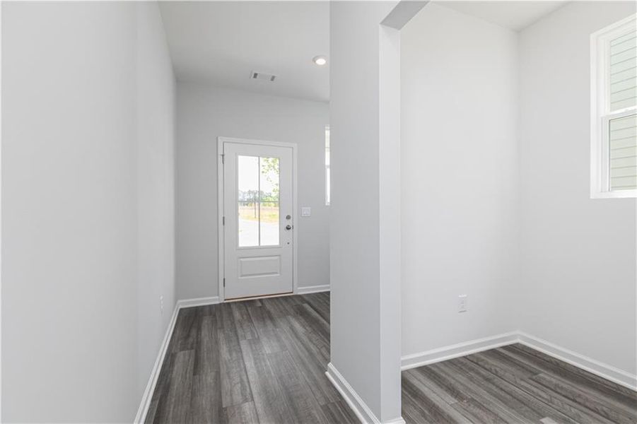 Spacious, unfurnished interior of a new home in Rhodes Glen, Lawrenceville (Image 29).