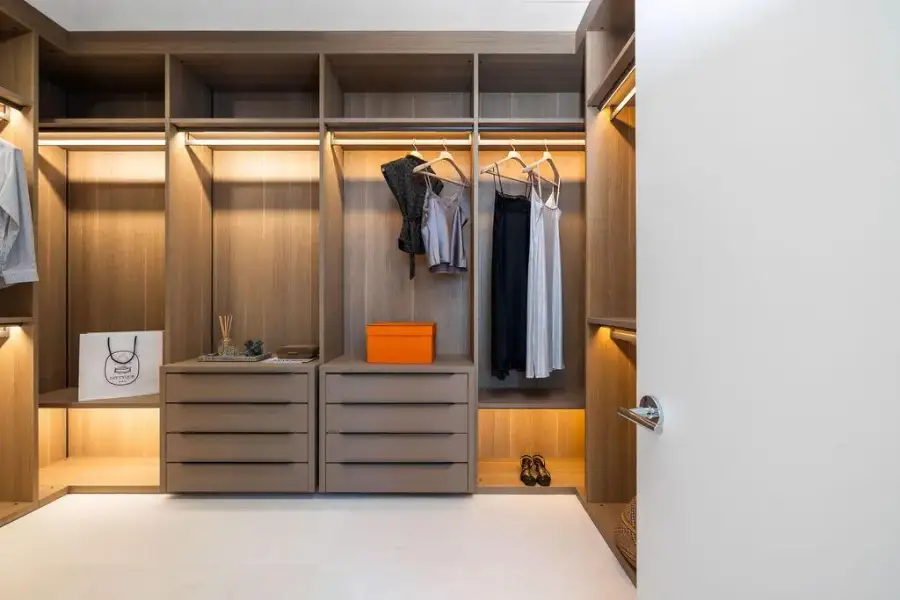 Walk In Closet