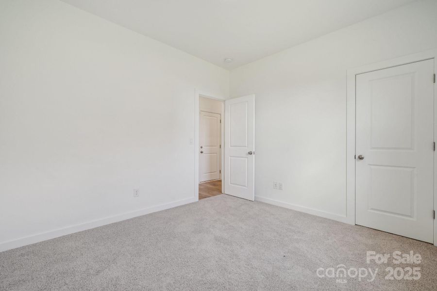 Spacious, unfurnished interior of a new home in The Meadows at Carpenter Farms, Lincolnton (Image 9).
