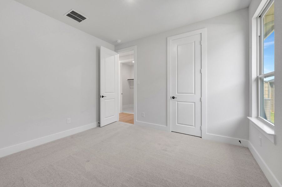 Spacious, unfurnished interior of a new home in Treeline, Justin (Image 23).