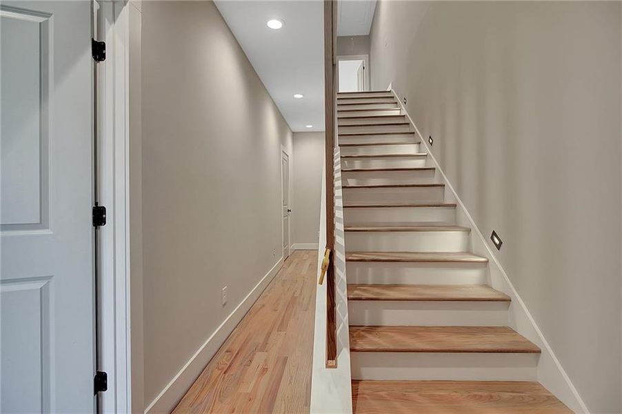 Spacious, unfurnished interior of a new home in , Atlanta (Image 23).