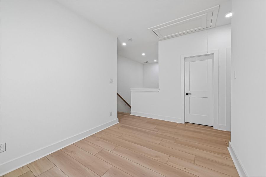 Spacious, unfurnished interior of a new home in , Houston (Image 22).