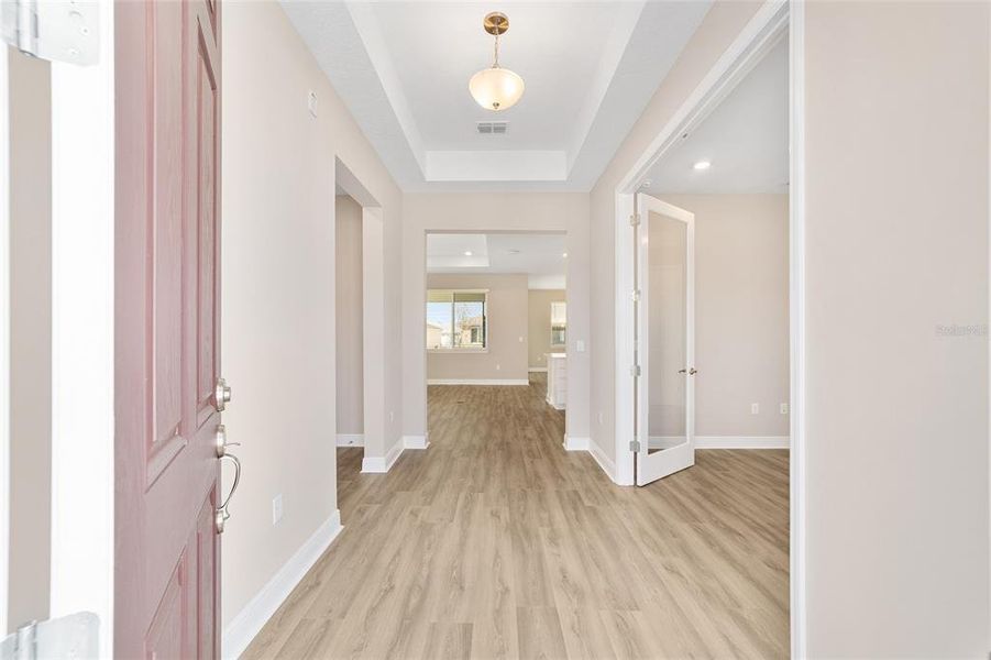 Spacious, unfurnished interior of a new home in , Ocala (Image 14).