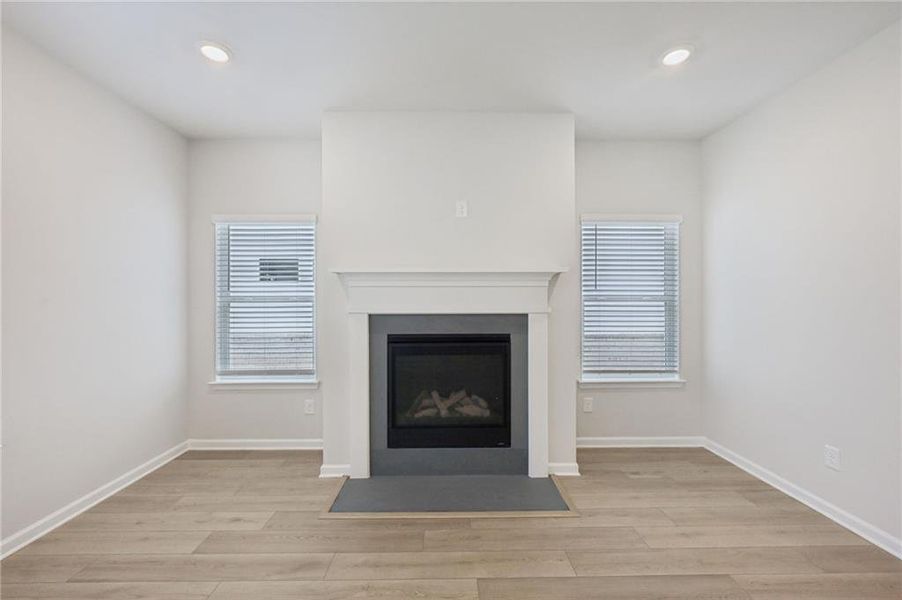 Spacious, unfurnished interior of a new home in Westmont Preserve, Powder Springs (Image 24).