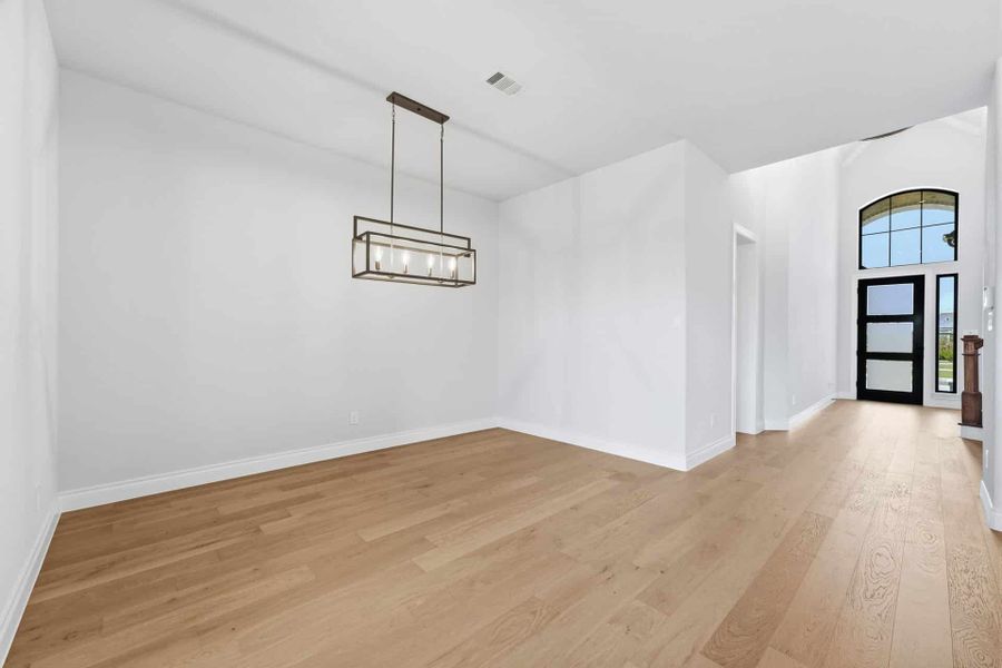 Spacious, unfurnished interior of a new home in Bridgeland 50′, Cypress (Image 25).