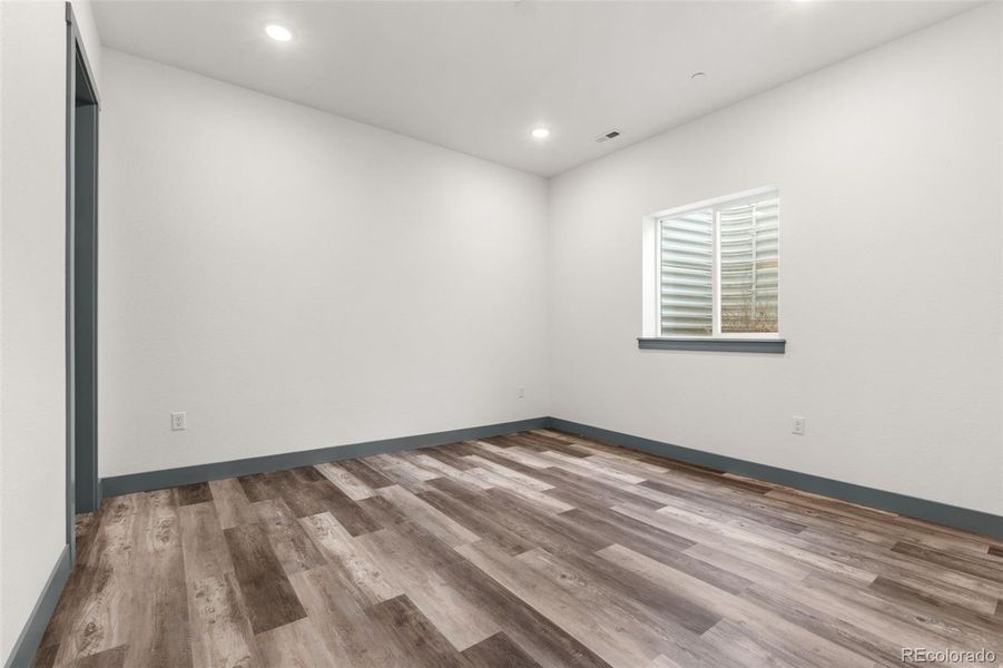 Spacious, unfurnished interior of a new home in , Strasburg (Image 14).
