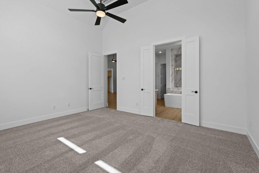 Spacious, unfurnished interior of a new home in Fulshear Lakes, Fulshear (Image 42). Spacious, unfurnished interior of a new home in Fulshear Lakes, Fulshear (Image 42).