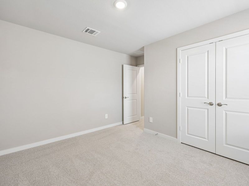 Spacious, unfurnished interior of a new home in Cibolo Hills West - Spring Series, Fort Worth (Image 25).