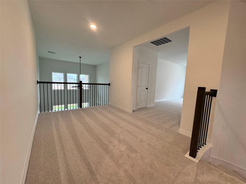 Spacious, unfurnished interior of a new home in Katy Lakes, Katy (Image 9).