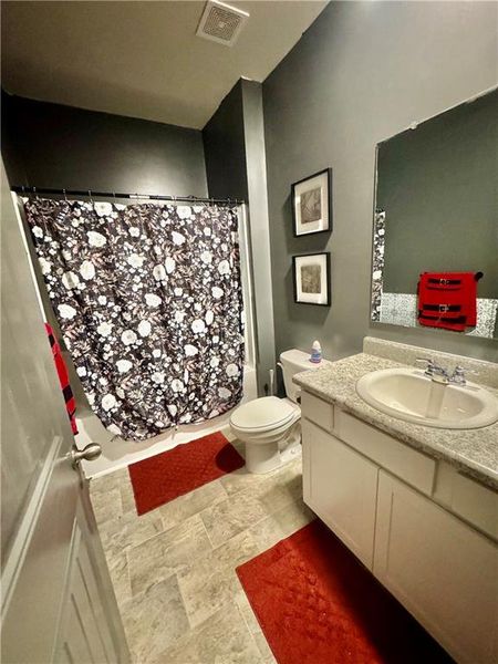 Furnished interior view inside a new home in Oakwood, Dallas (Image 18).