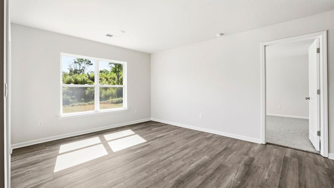 Spacious, unfurnished interior of a new home in Cascade Point, Seneca (Image 12).