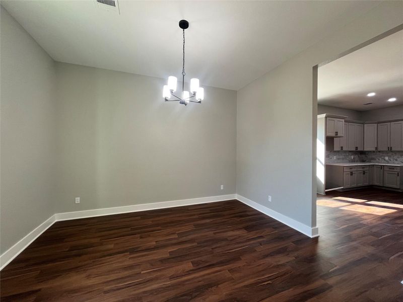 28811 Champion Oaks dining 28811 Champion Oaks dining