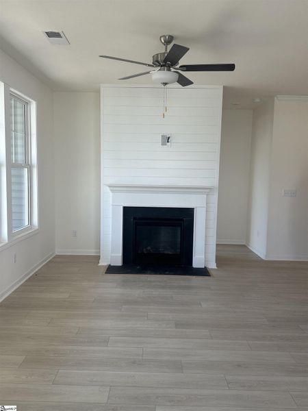 Spacious, unfurnished interior of a new home in Shiloh Trail, Wellford (Image 30).
