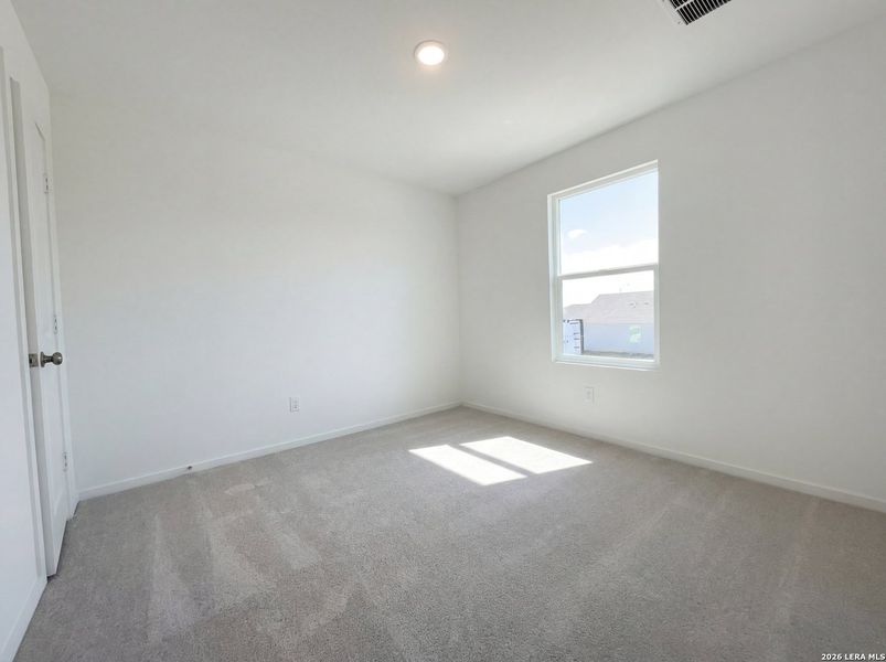 Spacious, unfurnished interior of a new home in Waters Edge, Seguin (Image 13).