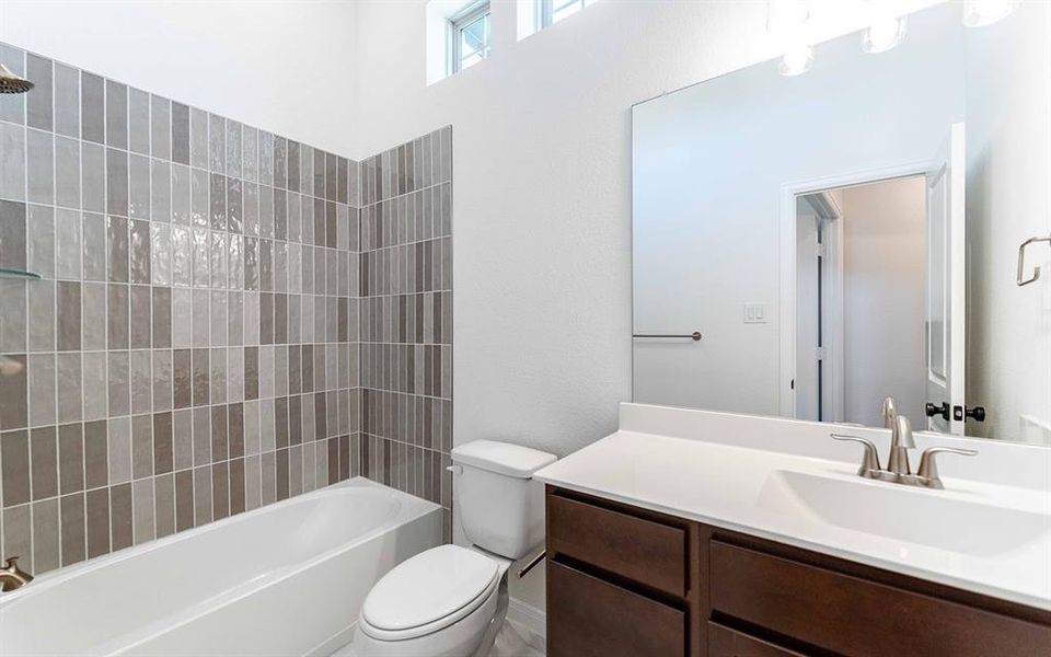 Image 19 of a home in Solterra. Image 19 of a home in Solterra.