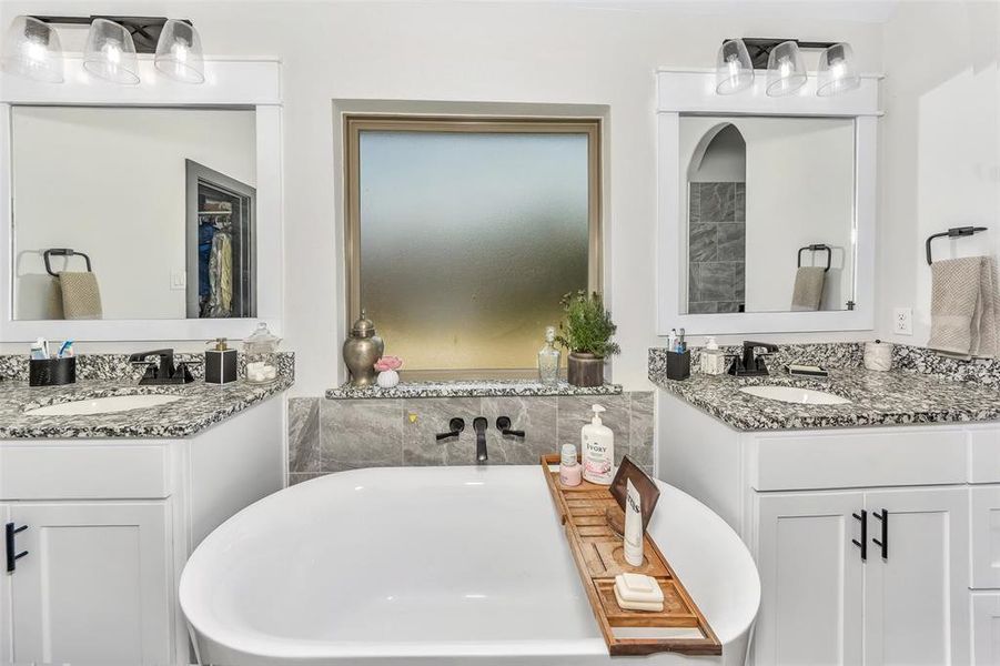 Furnished interior view inside a new home in , Weatherford (Image 8).