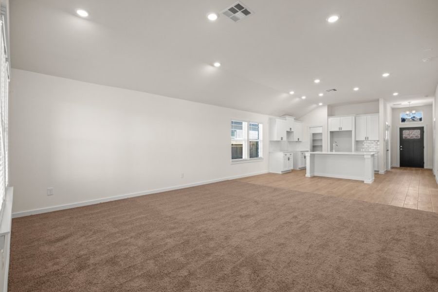 Spacious, unfurnished interior of a new home in Ashland, Houston (Image 17).
