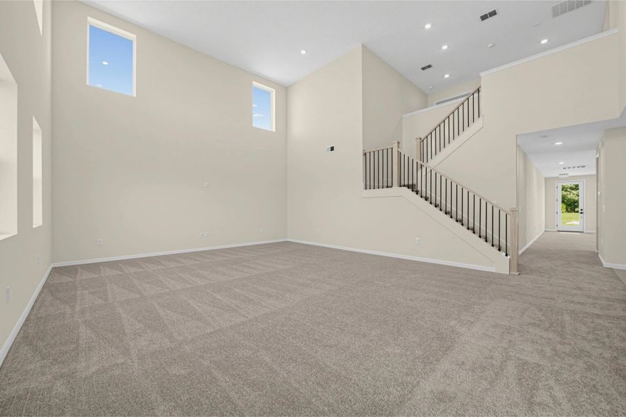 Spacious, unfurnished interior of a new home in Trailside, Mount Dora (Image 16).