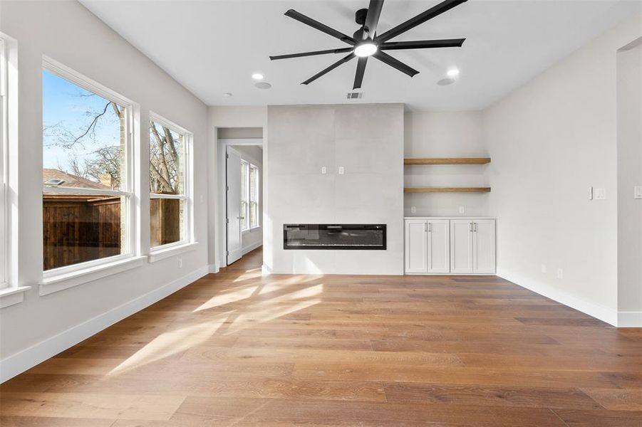 Spacious, unfurnished interior of a new home in , North Richland Hills (Image 32).