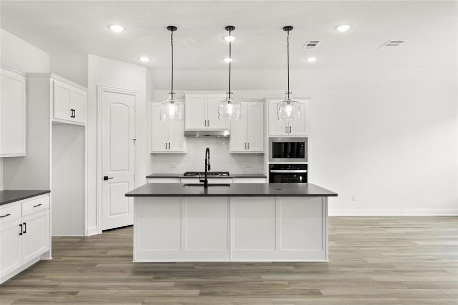 301 Onyx  Kitchen