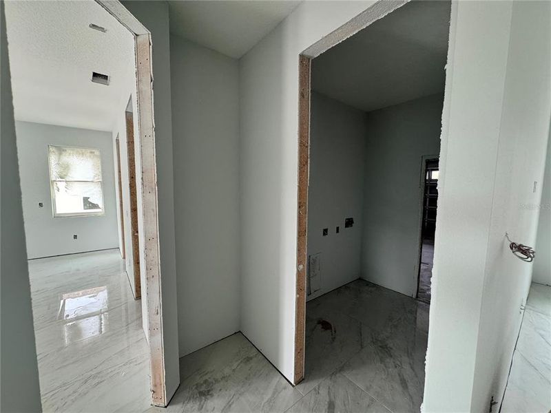 Spacious, unfurnished interior of a new home in , Ocala (Image 29).